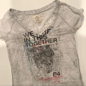 American Eagle VNeck TShirt